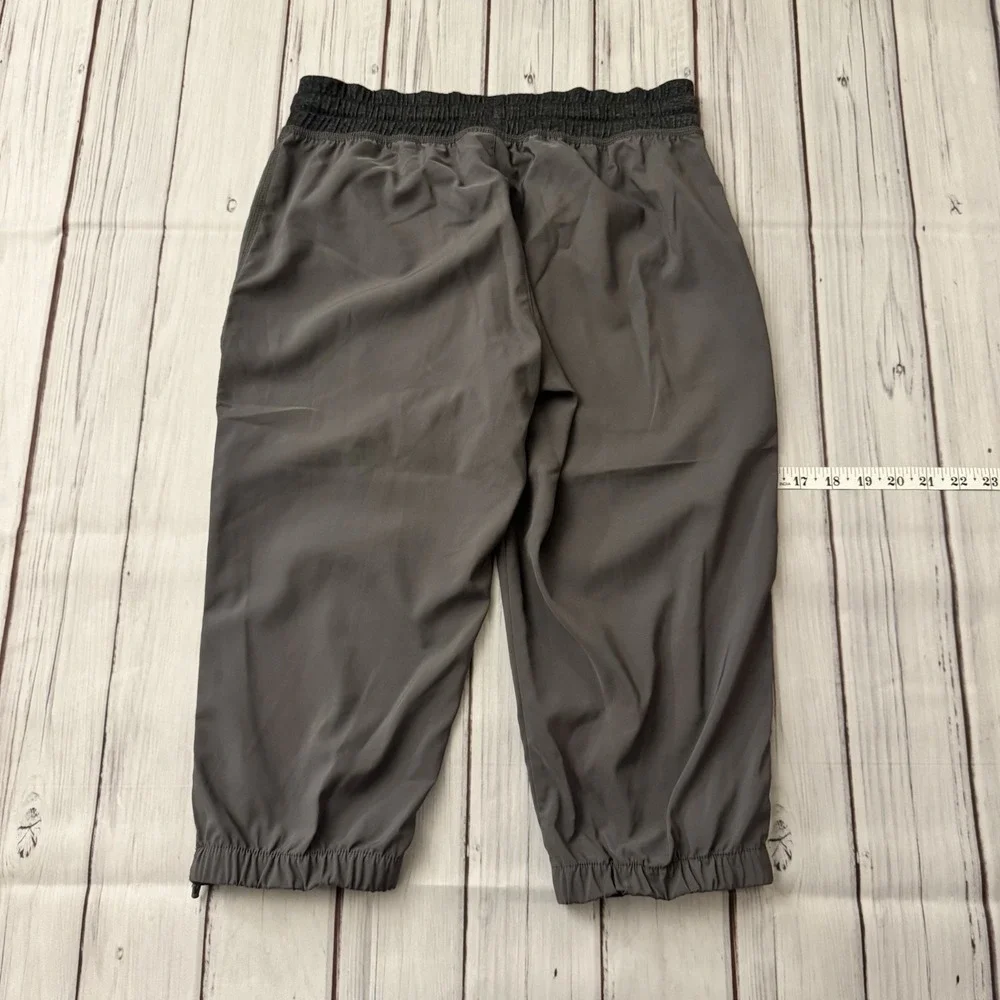 Nike‎ Dri-fit Capris Track Pants Women's Size Small Workout Activewear Yoga